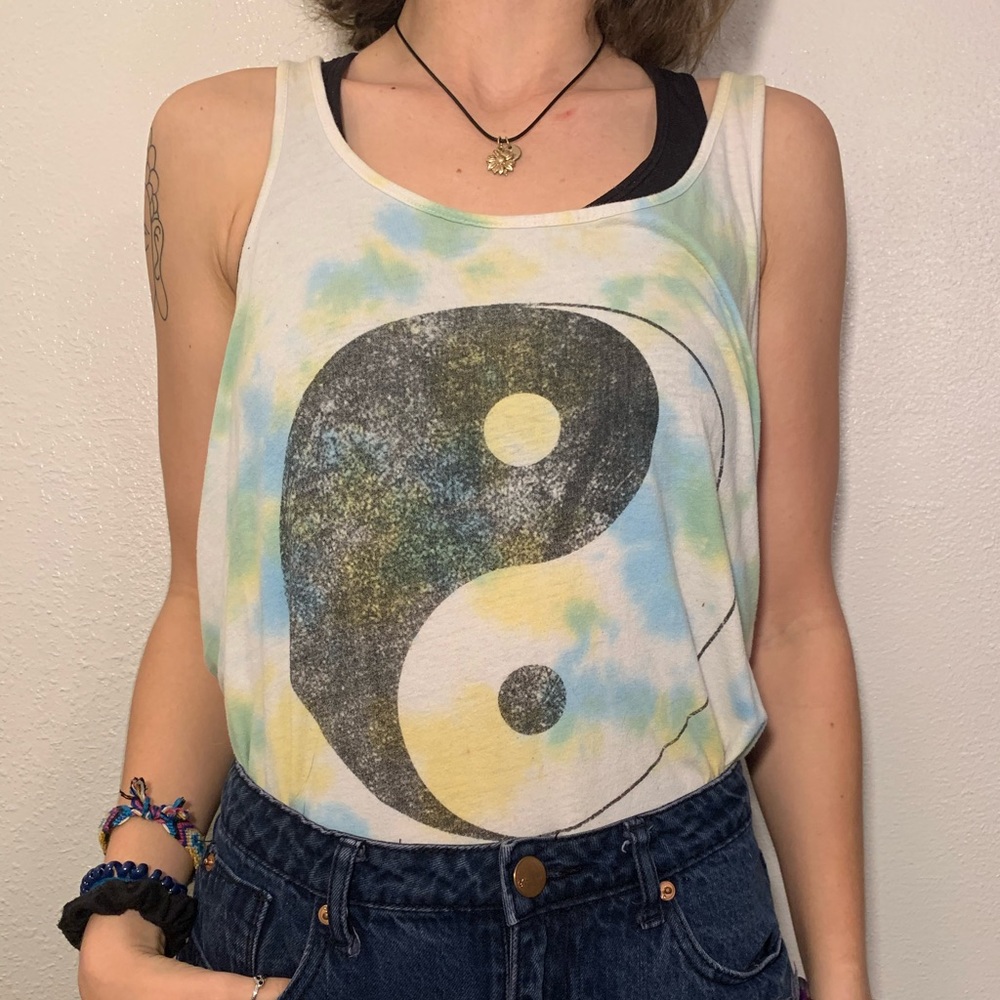 ❌❌SOLD❌❌Tie-dye Ying Yang tank
